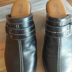 Eurosoft by Sofft Black Leather Slip-On Clogs / Mule Shoes